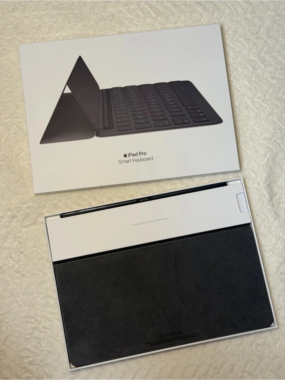 Apple Smart Keyboard iPad Pro 10.5-inch - US English- Black - New - Open Box